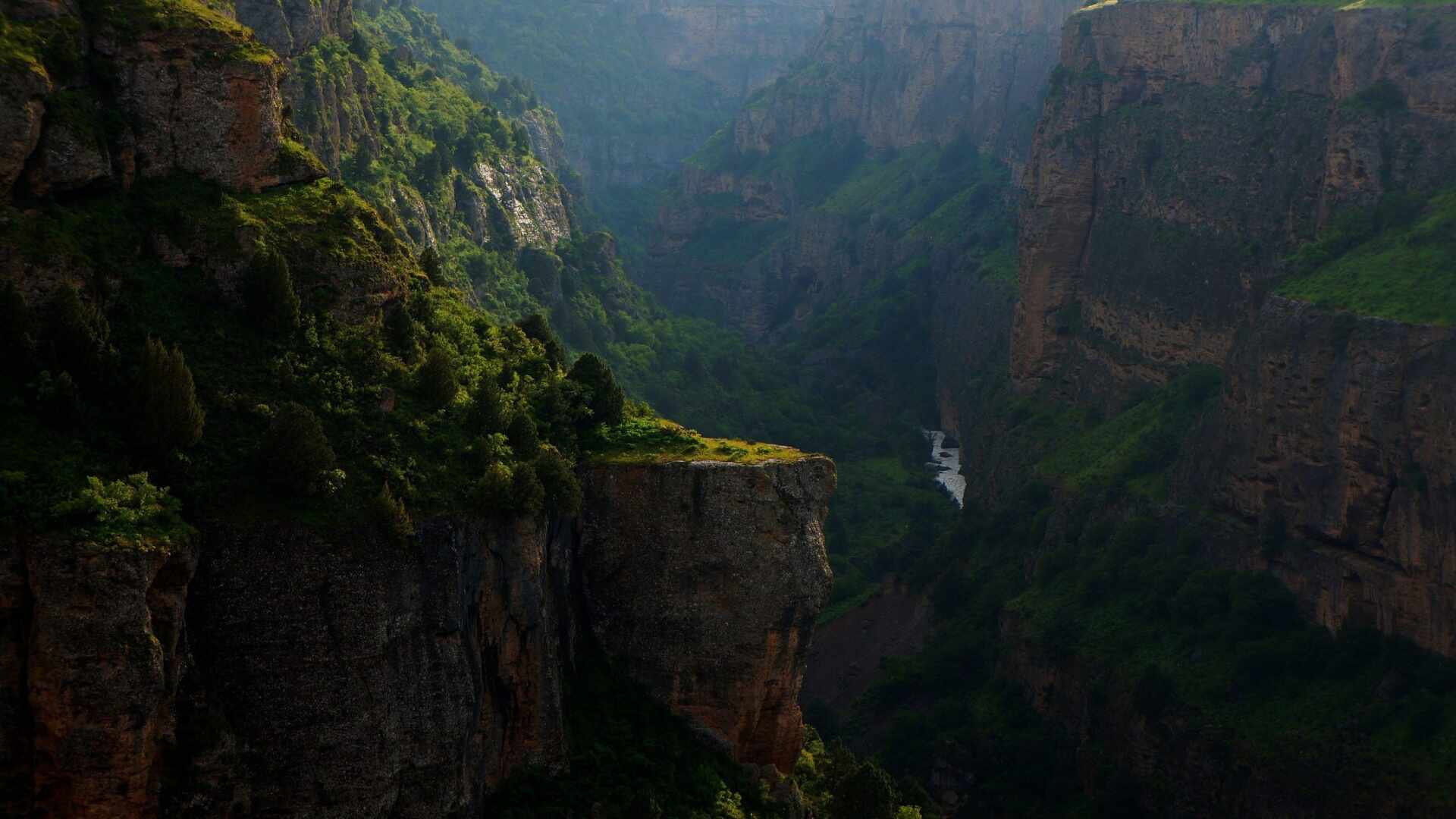 云笈七签卷五《真系》李渤上清派传承谱系·洞天山水配图